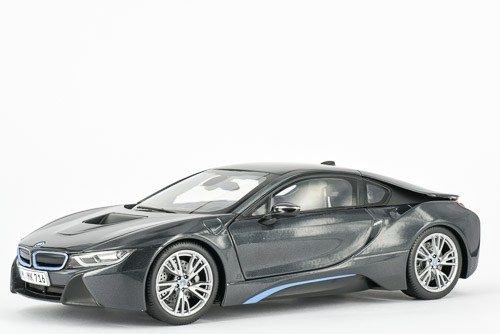 BMW i8 Sophisto Grey + Frozen Grey