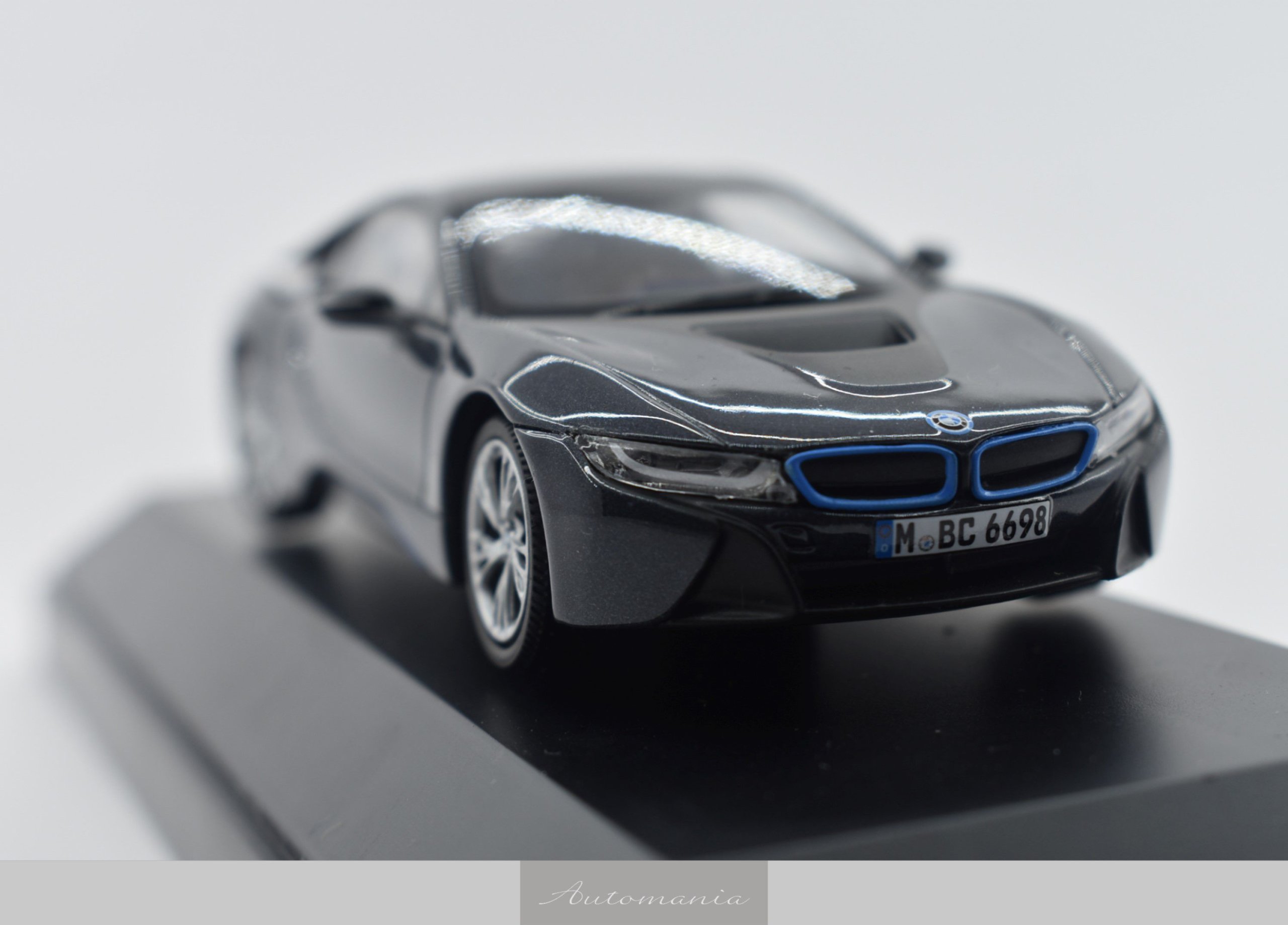 BMW i8 Sophisto Grey + Blue matt