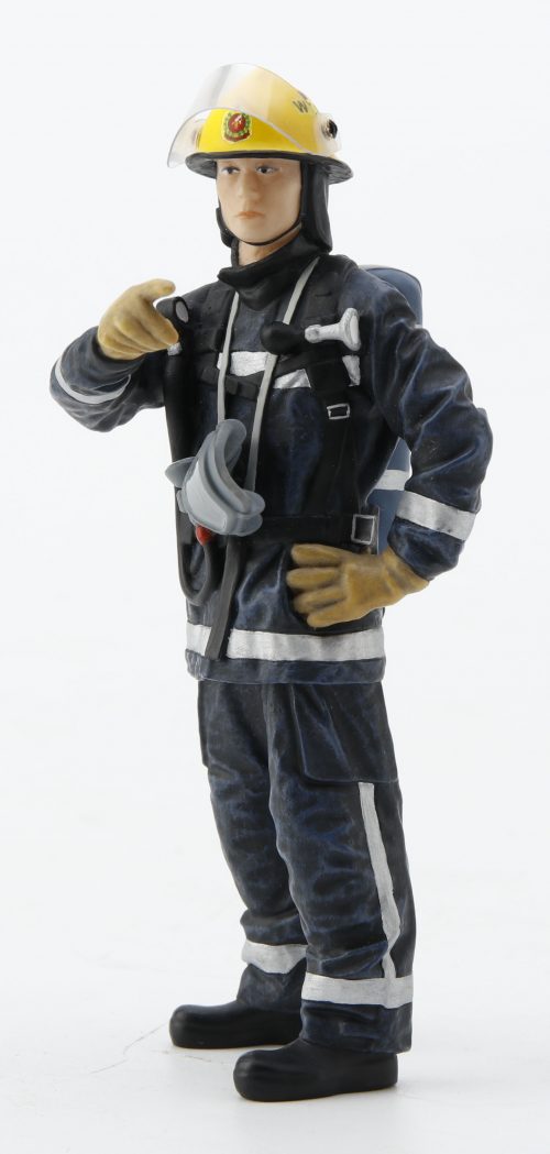 FIGURE #23 1990 FIREMAN 1:18