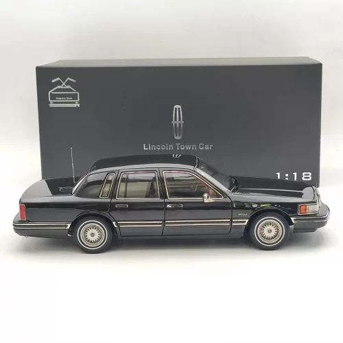 LINCOLN TOWN CAR - BLACK