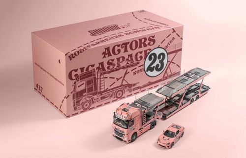 ACTROS DOUBLE DECK TRILER PINK PIG WITH LFA