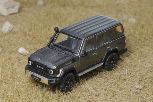 TOYOTA LAND CRUISER (J76) GREY