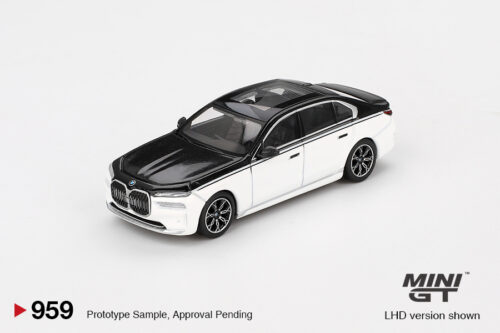BMW I7 XDRIVE60 ALPINE WHITE BLACK SAPPHIRE