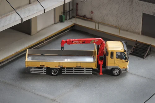 MTSUBISHI FUSO FIGHTER (1024) TRUCK WITH CRENE - YELLOW